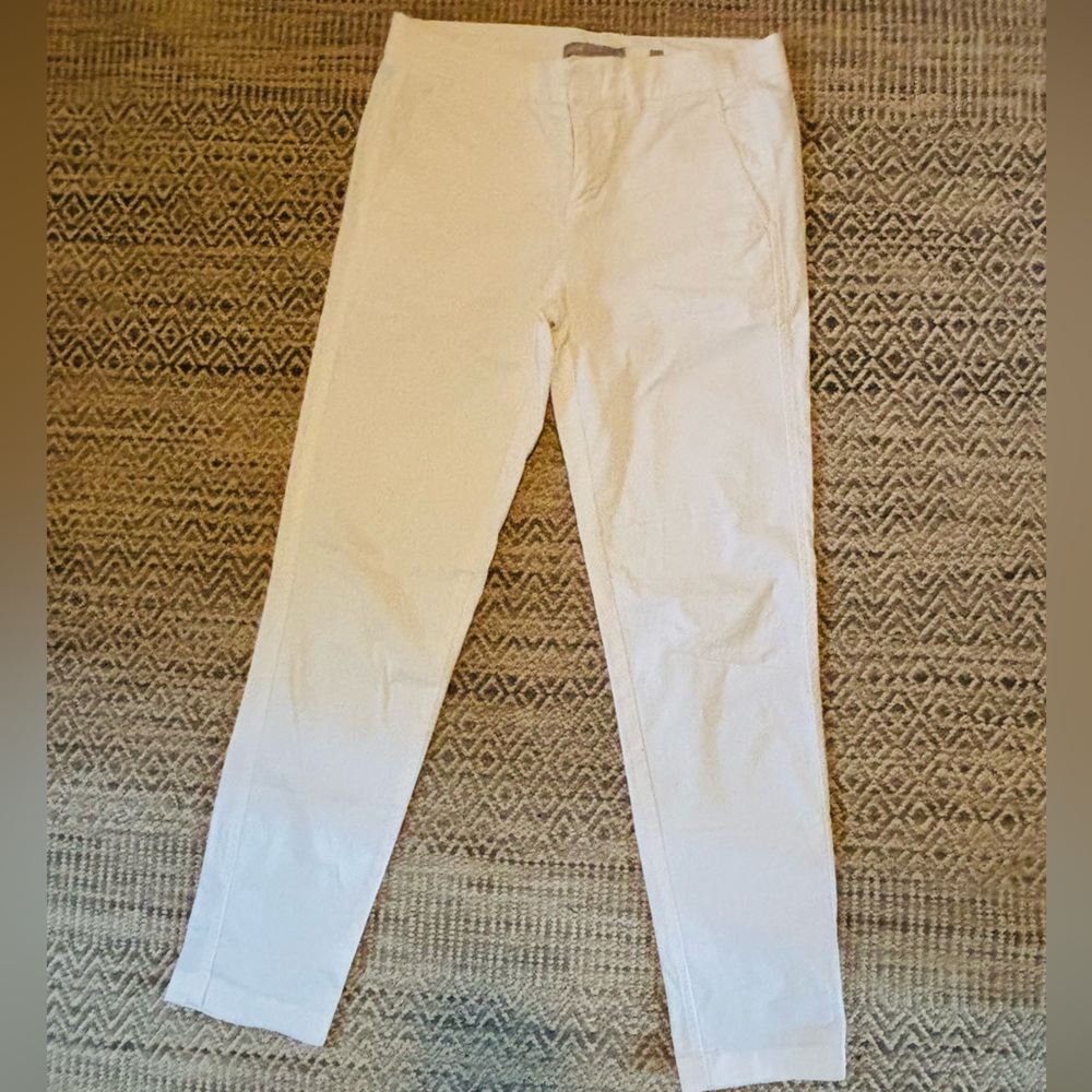 🚫SOLD💫 Vince White tapered Chinos